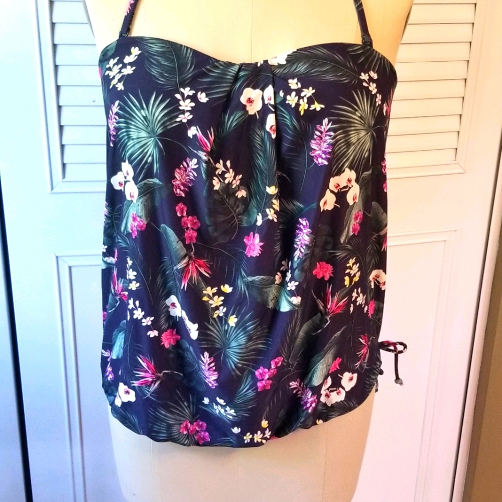 NWOT! 🤰👙 GAP Maternity Tankini Bathing Suit Top